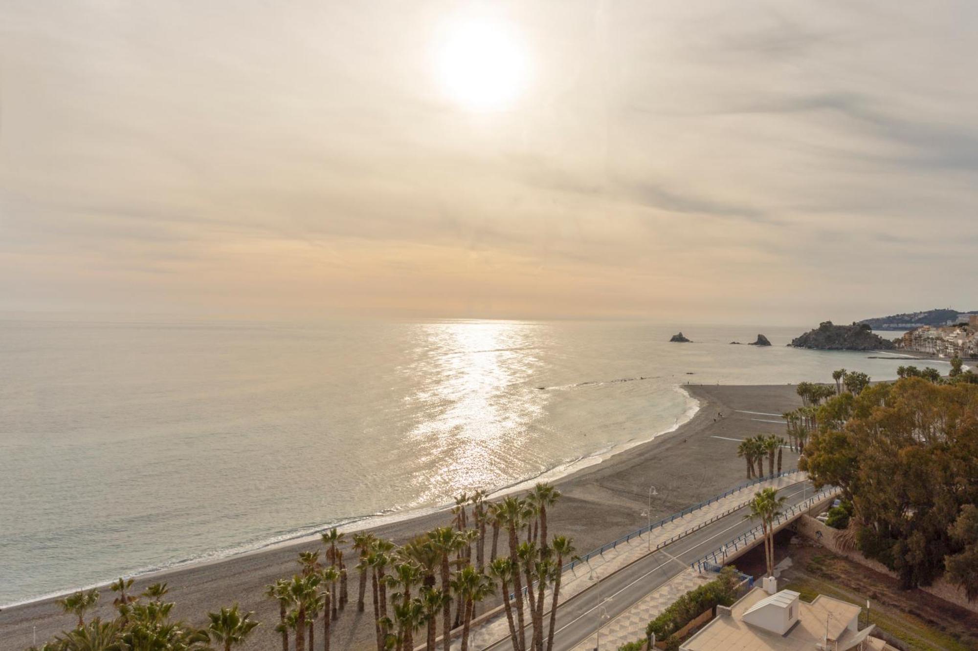1003 - Seafront Apartment On El Paseo - Air Conditionning - Wi-Fi - Smart Tv Almunecar Exterior photo
