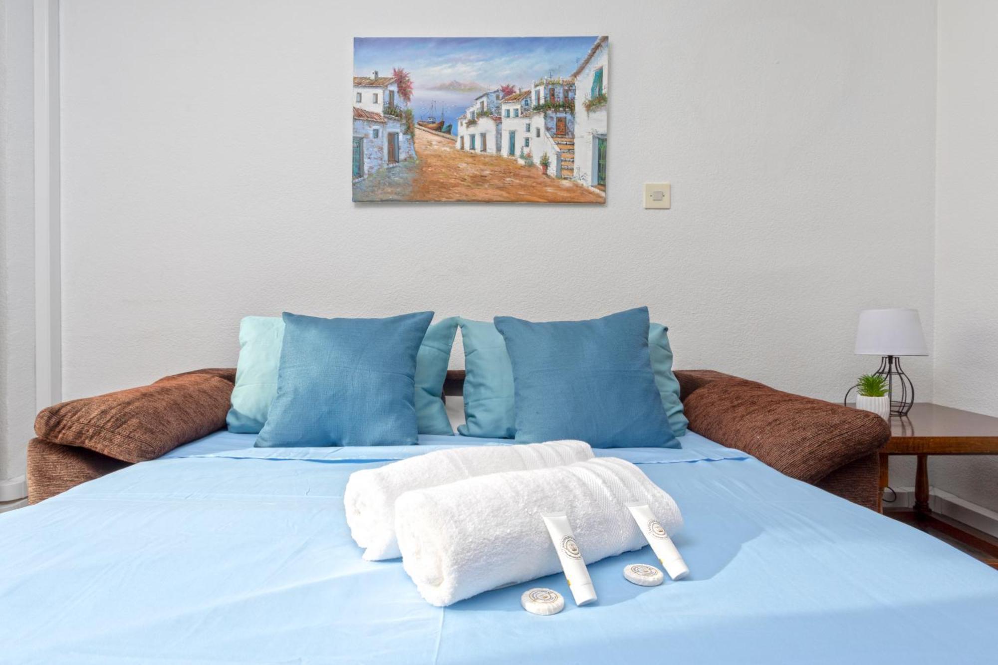 1003 - Seafront Apartment On El Paseo - Air Conditionning - Wi-Fi - Smart Tv Almunecar Exterior photo